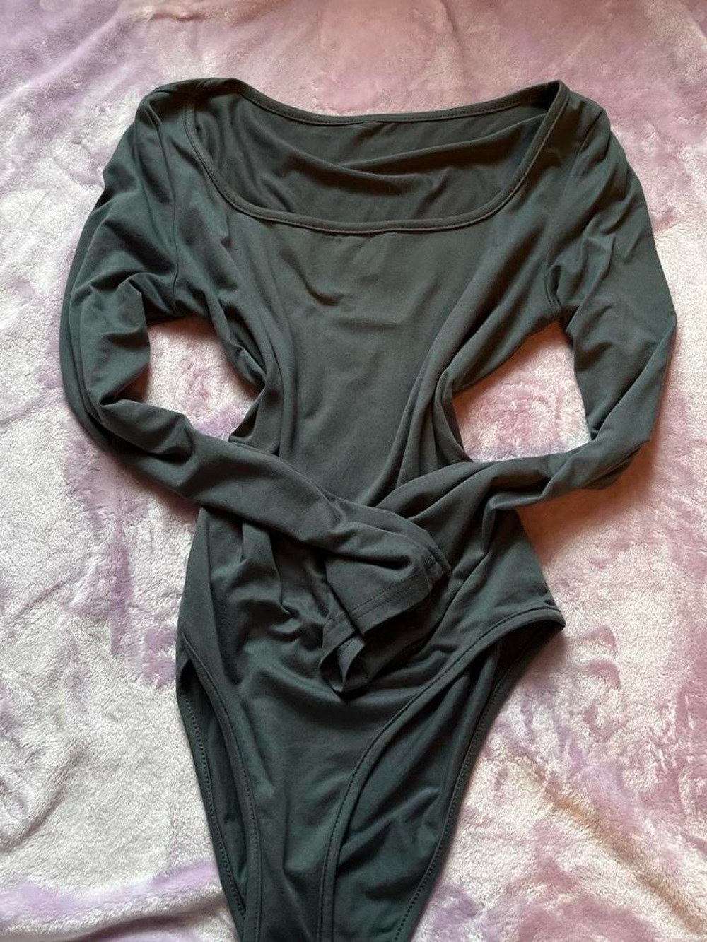 SHEIN Black Long Sleeve Scoop Neck Bodysuit